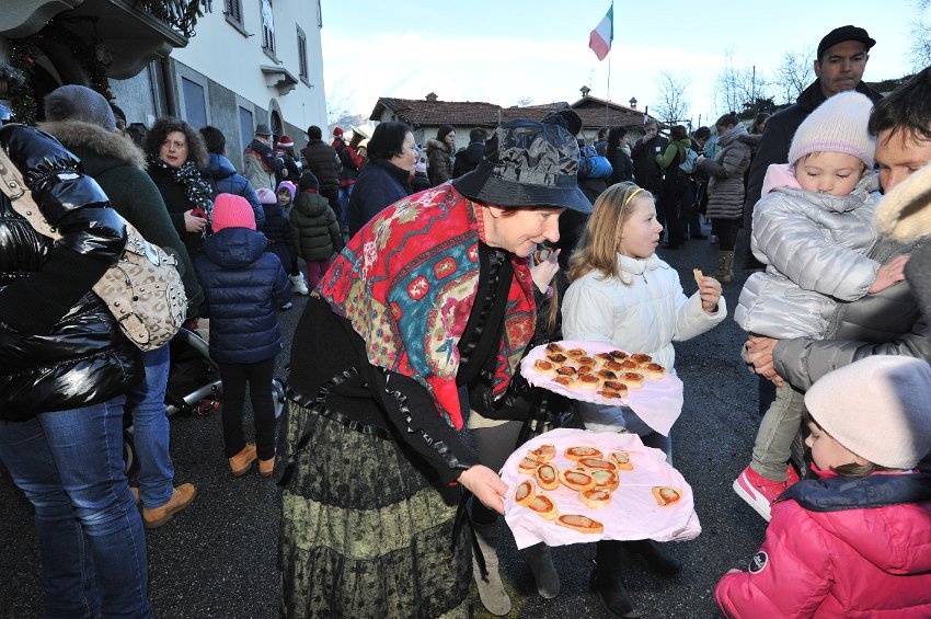 065 La Befana in Grimoldo a Oltre il Colle.JPG